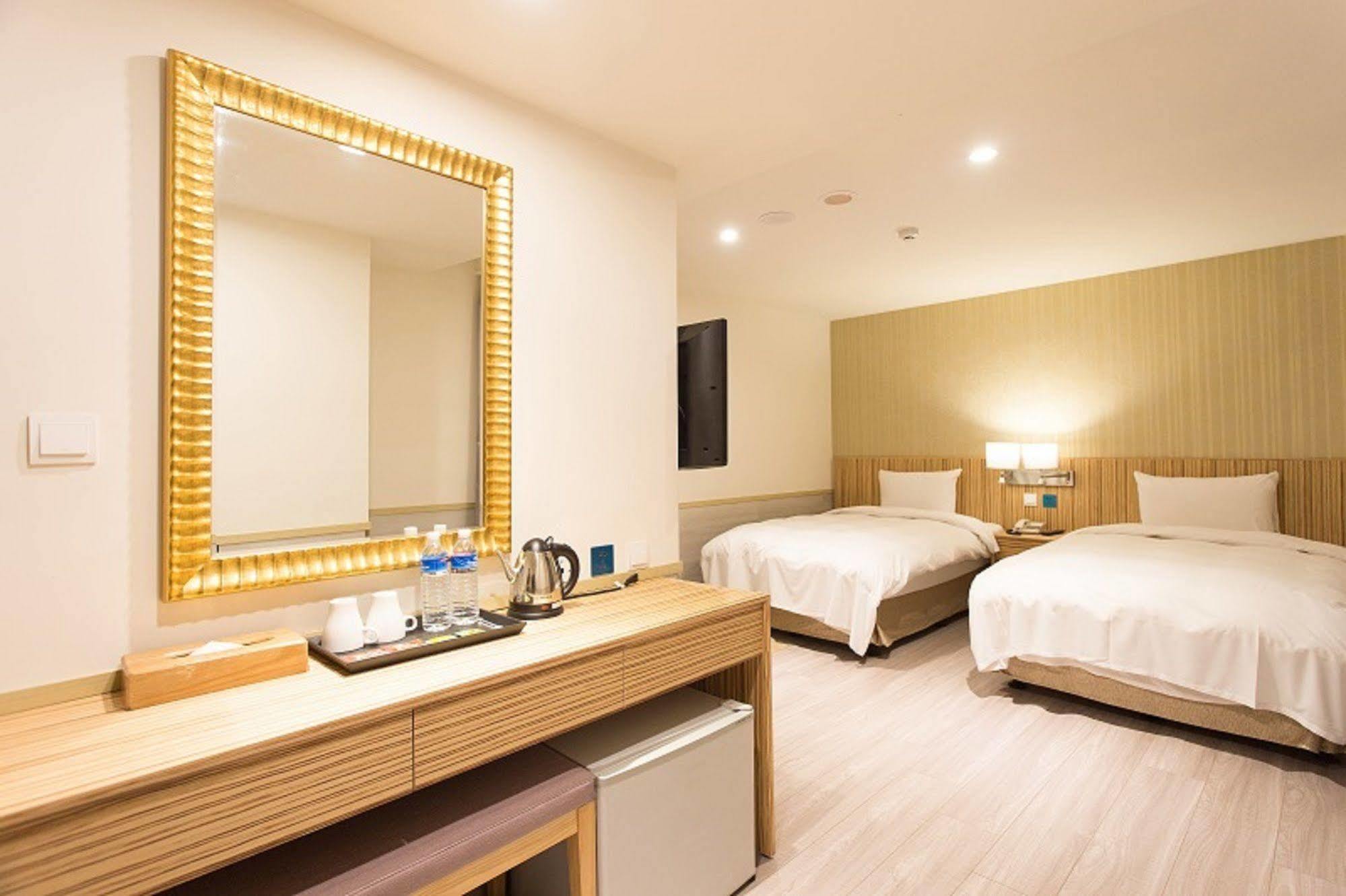 Rainbow Hotel Taipei Exterior photo